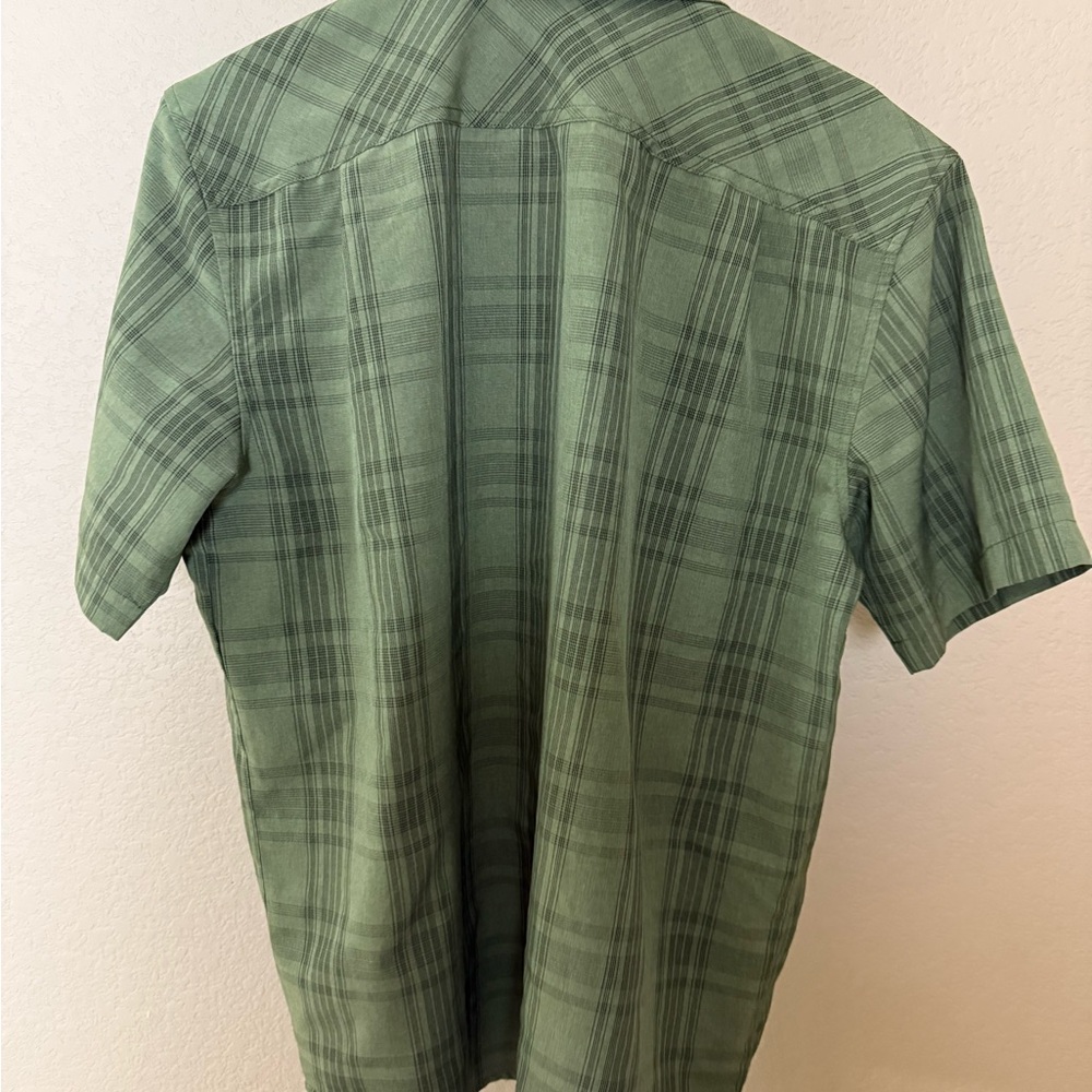 Orvis men’s green plaid button up quick dry size medium shirt. Orvis details. - Picture 5 of 5
